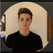 Soy un chico de 18 años que estudia ingeniería en organización industrial y que estudió un año en Inglaterra