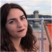 Profesora graduada en Biomedicina, con el máster de educación secundaria, el nivel C de inglés con más de dos años de experiencia.