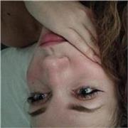 Soy una licenciada en filosofia, y actualmente estoy realizando un Máster en Estudios Avanzados de Filosofía. 