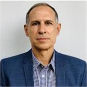 Profesor de comunicación humana y liderazgo personal. 
Doy clases a universitarios, recién graduados y trabajadores en activo.