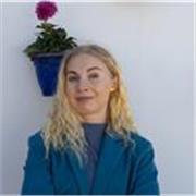 Profesora de inglés con más de tres años de experiencia. Imparto clases online y presenciales a niños y adultos.