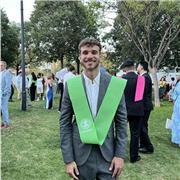 Cours de soutien scolaire en mathématiques avec un jeune dynamique diplômé d’un bac +4