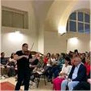 Si impartiscono lezioni di violino principale (Tecnica Paganiniana), violino barocco, chitarra, mandolino, armonia, solfeggio. Preparazione test di ingresso in Conservatorio