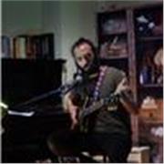 Offro lezioni individuali mirate allo studio della chitarra elettrica/acustica.
Disponibile sia nel domicilio che via web