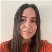 Profesora de matemáticas divertidas online para niños de primaria