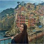 Profesora de inglés imparte clases particulares a alumnos de primaria y ESO