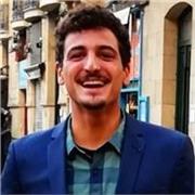 Profesor de Biología y Ciencias Naturales, cercano y didáctico, enfocado en entender la materia y ganar confianza.