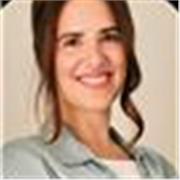 Laureata magistrale in materie umanistiche con certificazione IELTS. Pazienza, entusiasmo e passione per l insegnamento. 