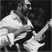 Profesor de guitarra en Poio & Pontevedra para niños, jóvenes y adultos.