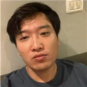 Madrelingua coreano, offre lezioni di coreano e tutoraggio per lettura e conversazione, con tanti elementi di cultura e storia, racconti di esperienze personali