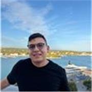 Estudiante de ADE, titulado de bachillerato y FP en sistemas 