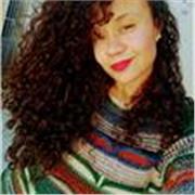 Professora de língua portuguesa, técnica de redação e literatura para alunos do Fundamental II e Ensino Médio