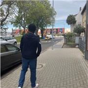 Mein Name ist Daniel Adjei ich besuche die 11.Klasse einer Oberstufe und möchte mit dem Geld meine Fahrprüfung und Fahrstunden fin