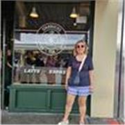 Profesora con más de 20 años de experiencia 
Profesional 
Profesora con mucha paciencia pero repetitiva