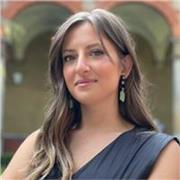 Laurata in materie umanistiche offre aiuto compiti
