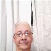 Me gusta enseñar, he ayudado a estudiar y aprender a mi hija y sobrinos.