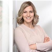 Naturwissenschaftlerin, die viel Erfahrung in Nachhilfe und dem Unterrichten von Grundschüler/innen hat.