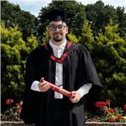 Patient and passionate tutor helping GCSE students master Biology, Chemistry and Maths with clear, targeted support.