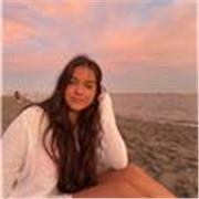 Nativa en inglés, madre americana, experiencia previa en la Academia English and More. Capacitada para impartir cualquier nivel