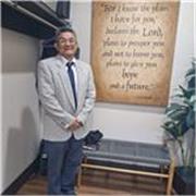 Profesor de Español imparte clases a toda edad