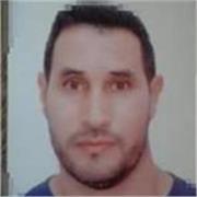 Feuriger Linguist, der mit furchtlosem Englisch die Köpfe entfacht