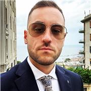 Conosco molto bene l’inglese lavorando come cameriere, é stata una sorpresa perché non pensavo di riuscire in cosí poco tempo