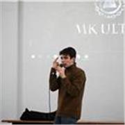 Studente di giurisprudenza del 4 anno offre lezioni per studenti del liceo/università