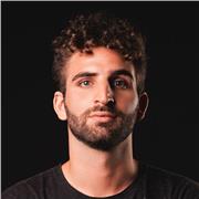 Studente universitario laureato offre lezioni di disegno e scultura