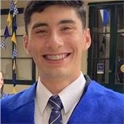 “Las matemáticas son el arte de la explicación”. Estudiante egresado de enseñanza media destacando en él áreas de matemáticas que cuenta con toda la disposición y actitud de enseñar