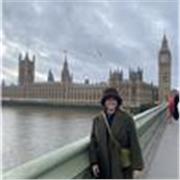 Apasionada de la educación y del trabajo con mis alumnos. Graduada en magisterio primaria con C1, y menciones en inglés y música.