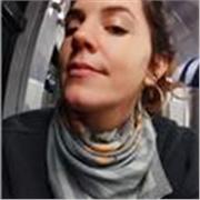 Je suis professeure de storyboard et de yoga.