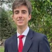 Profesor de inglés con un año de experiencia. Imparte clases de forma online y presencial en Madrid. 6 años viviendo en EEUU.