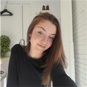 Estudiante de periodismo graduada en bachillerato de ciencias sociales. Experiencia como profesora de clases particulares.