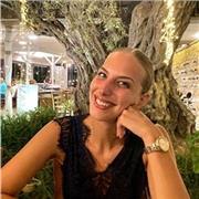 Studentessa in scienze dell’amministrazione, appassionata di lingue, ottima conoscenza della lingua inglese. Impartisco lezioni