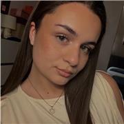ciao! sono una giovane studentessa di BN che aiuta i ragazzi con l’inglese e anche italiano.