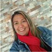 Profesor que imparte clases a niños de 5 años hasta 12 años