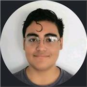 Estudiante con conocimientos amplios de inglés (C1) y experiencia resolviendo dudas y problemas