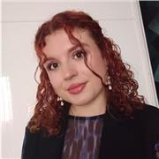 Etudiante en licence 2 en administration économique et sociale et ayant un attrait particulier pour l'enseignement.