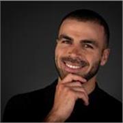 Profesor de inglés brinda clases particulares a niños de todas las edades