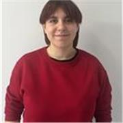 Profesor de inglés, impartir clase a niños pequeños que se les dificulte