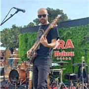Musico profesional, docente: Bajo electrico, guitarra