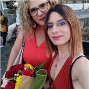 Studentessa universitaria di Napoli impartisce lezioni di italiano, filosofia, storia, francese, inglese, tedesco, scienze, arte a prezzi modici