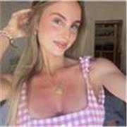 Estudiante de derecho, ayuda a niños nivel primaria.