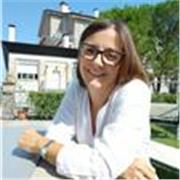 La professionista impartisce lezioni di diritto civile in particolare relativamente alle materie di concorso
