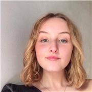 Studentessa universitaria offre lezioni di matematica, inglese e italiano per elementari, medie e superiori