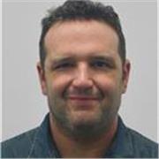 Profesor particular imparte clases de artes plásticas