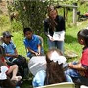 Profesional titulada como licenciada en humanidades y lengua castellana, experiencia con niños y jóvenes 