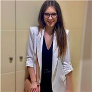 Maestra titulada ofrece clases de primaria y piano para aprender una forma divertida y eficaz