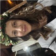 Hai bisogno di una persona che aiuti il tuo piccolo/a con i compiti? Eccomi!