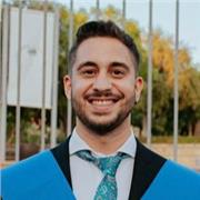 Profesor de Matemáticas imparte clase a personas de todas las edades